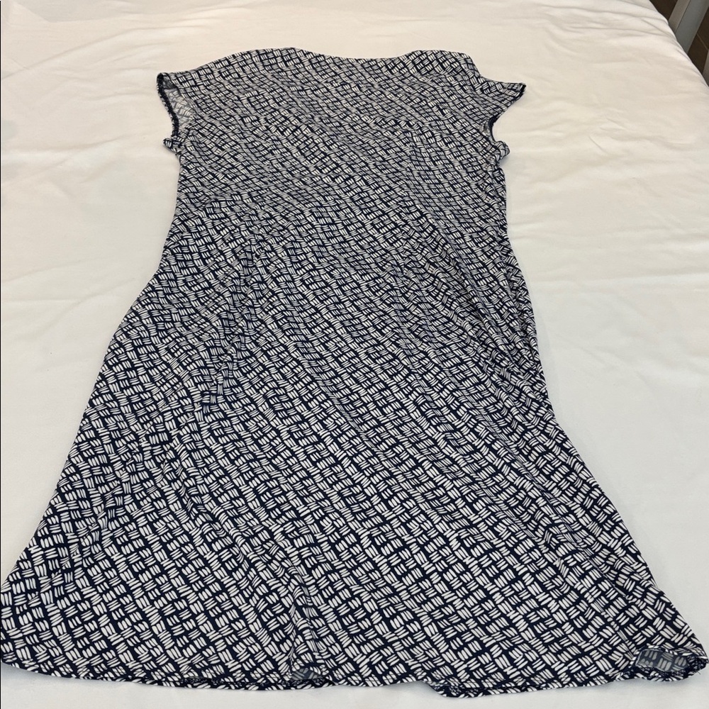 Tommy Bahama Women’s Navy & White Twist-Front Wrap Midi Dress. Size Medium - Picture 3 of 8